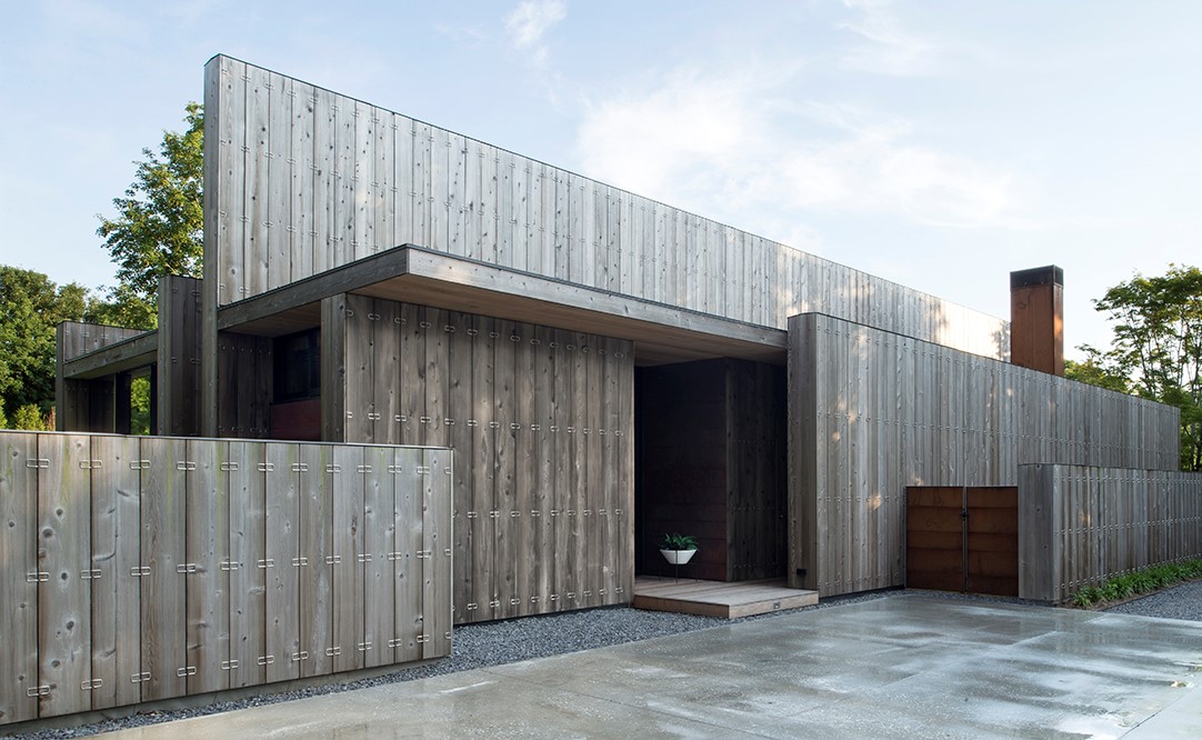 Elizabeth-II_Exterior-2-STK-CEDAR